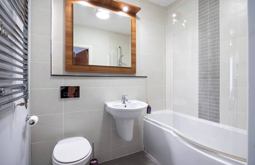 Sutton Cross Apartment | Luxury Seaview 2BR Apartment in South Dublin, 15 min walk to the sea