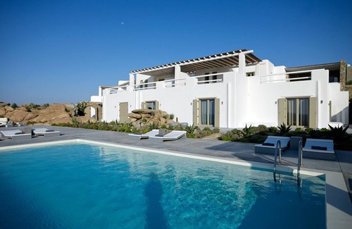 Paradise House | Luxury Sepia Estate Mesmerising Views of the Aegean Sea, Paradise & Paraga Beach