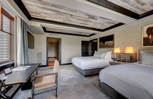Avon Resort | Luxury Ski in and out Queen beds room @Ritz-Carlton