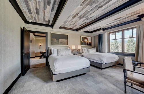 Avon Resort | Luxury Ski in and out Queen beds room @Ritz-Carlton