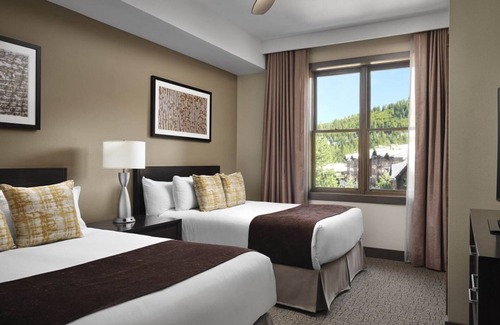 Truckee Resort | Luxury Ski In/Ski Out, 2 Large Bedrooms plus a Den, near gondola. Dec 27-Jan 3