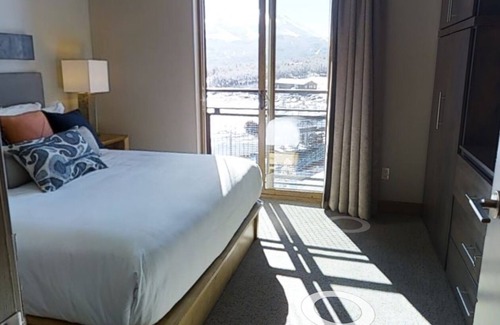 Peak 8 Resort | Luxury Ski-In/Ski-Out Suite at Grand Colorado Peak 8 - Spring Skiing Paradise!