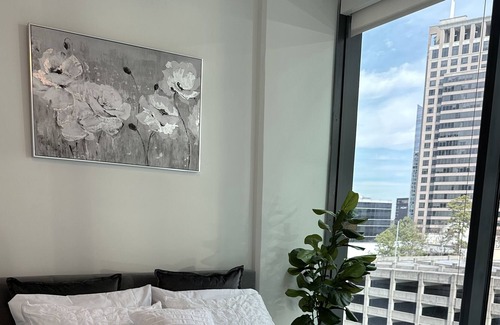 Lenox Apartment | Luxury Sky Rise Vacation Home