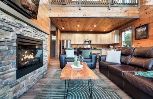 Gatlinburg Cabin | Luxury Smoky Mtn Cabin 3 King Suites Epic Views