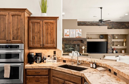 Cave Creek House | Luxury Sonoran Nights,Walk to Cave Creek, Heated Pool/Hot Tub, Backs Black Mtn