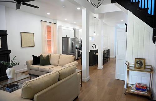 The Gate House | Luxury St. Louis Home - 3BR/3.5BA Near Everything