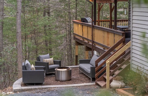 Basye Cabin | Luxury stay cabin EV ready, hot tub, fast wifi, sunroom, firepit & free cleaning