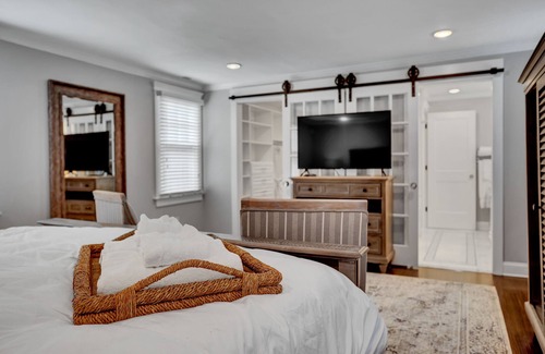 North Haven House | Luxury Stay in Expansive Historical Home