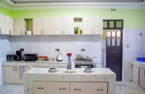 Nanyuki Villa | Luxury stay in Nanyuki. Family-friendly villa near Olpajeta. Mount Kenya views