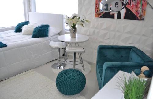 Downtown Hollywood Apartment | Luxury Studio Apartment IN Downtown! 26