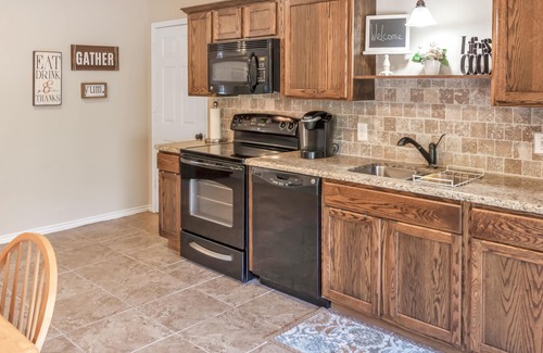 Quail Run Estates Apartment | Luxury Studio Close to Texas A&M University