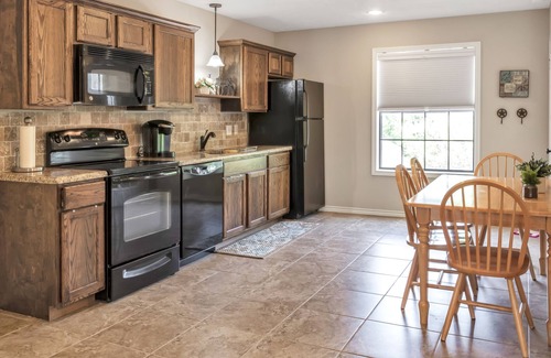 Quail Run Estates Apartment | Luxury Studio Close to Texas A&M University