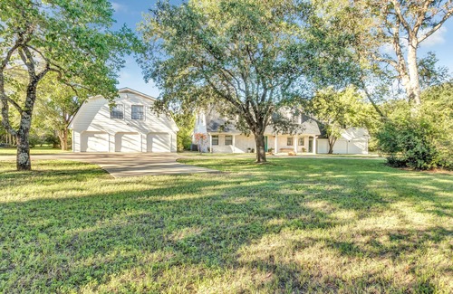 Quail Run Estates Apartment | Luxury Studio Close to Texas A&M University
