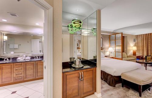 Las Vegas Apartment | Luxury Studio MGM Signature Best Location Lazy River No Resort Fee
