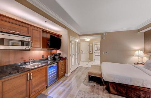 Las Vegas Apartment | Luxury Studio MGM Signature Best Location Lazy River No Resort Fee