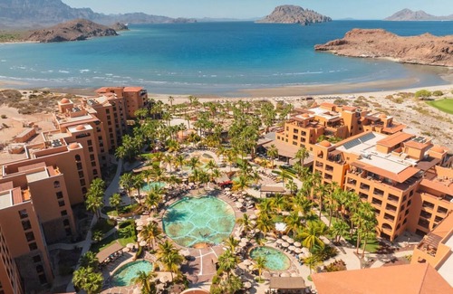 Loreto Apartment | Luxury Studio Suite with TPC Golf Course Access and Stunning Views!