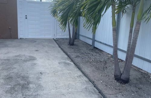 Miami Gardens Apartment | Luxury Studio with Private Entrance Near Hard Rock Stadium.