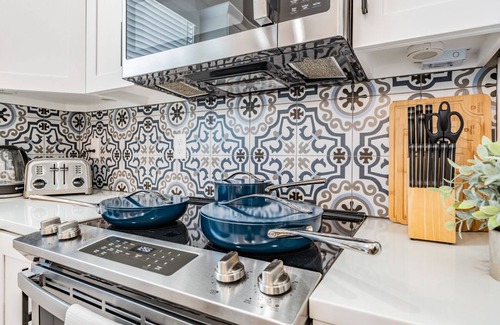 Tampa Heights House | Luxury Stylish 3BR Oasis - Downtown Tampa Retreat