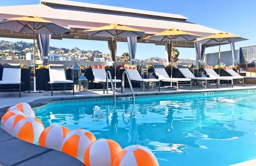 Tri-West Apartment | Luxury Suite with Rooftop Pool Access in West Hollywood