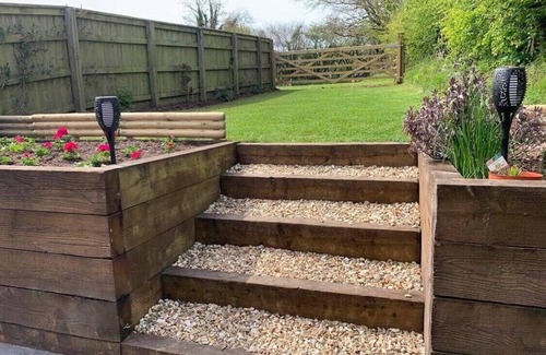 Cullompton House | Luxury Three Bed Barn Conversion, Idyllic setting, cosy barn w/woodburner, Devon