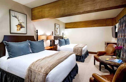 Deer Valley Condo | Luxury Three Bedroom Suite with Mountain Views and Three Hot Tubs 3 Apartment Hotel by RedAwning
