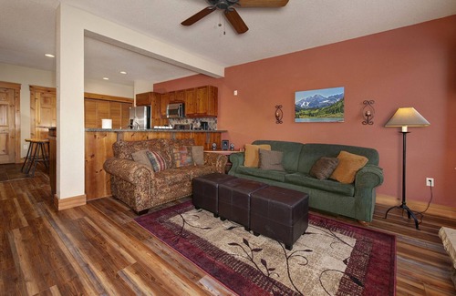 Keystone Condo | Luxury Townhome Just Steps to the Pool, The Exclusive Settlers Creek