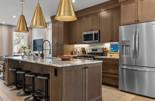 Benton Park House | Luxury Townhome with classic design and Smart Gym