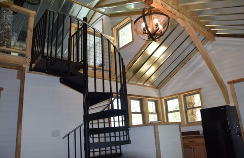 Gatlinburg - Pigeon Forge Ski Chalet | Luxury treehouse built by The Treehouse Guys of the DIY show