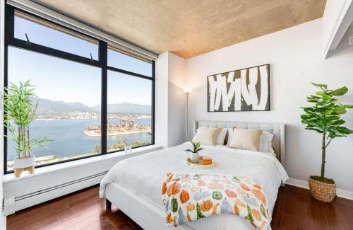 Gastown Apartment | Luxury Urban Escape with Million-Dollar Vancouver Views