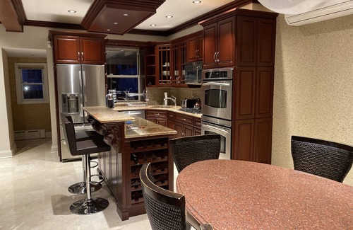 Astoria Heights Villa | Luxury Villa close to NYC