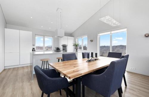 Selfoss Villa | Luxury Villa in Golden Circle with hot tub
