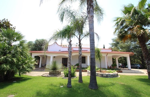 San Vito dei Normanni Villa | Luxury villa in the midst of an olive grove near San Vito dei Normanni, Salento.