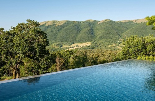 Antognola Villa | Luxury villa inside a splendid estate