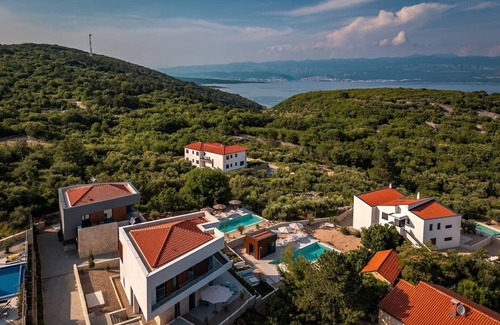 Vrbnik Villa | Luxury Villa Krk 1 Vrbnik - Heated Pool, Jacuzzi