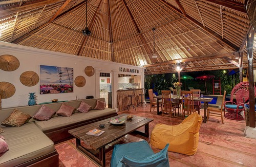 Dyanapura Villa | LUXURY Villa La plancha BEACH, 200m to the Beach, Heart of Seminyak, 300m