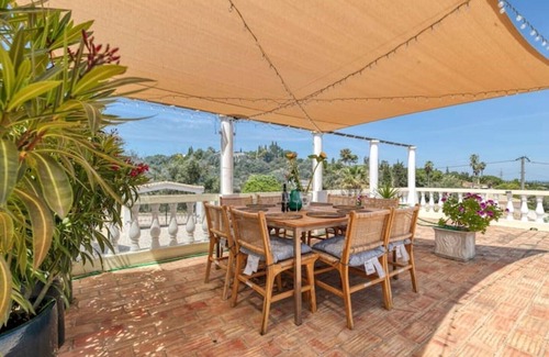 Funchal Villa | Luxury Villa * Large Pool * Hot tub * Elevated Ocean views * Beaches nearby