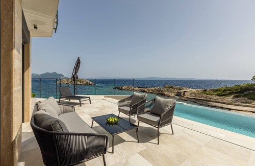 Orebic Villa | Luxury Villa Mare, right on the beach