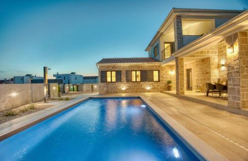 Vrsi Villa | Luxury Villa Oliva Oliana heated pool 32m2