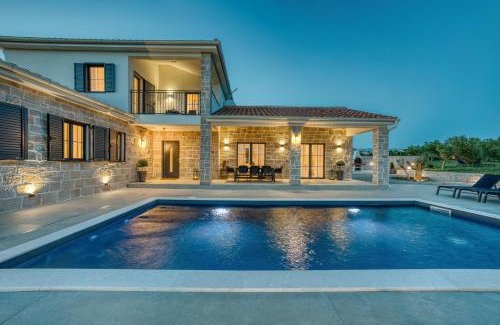 Vrsi Villa | Luxury Villa Oliva Oliana heated pool 32m2