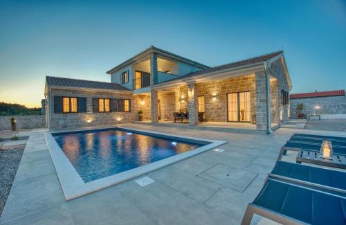 Vrsi Villa | Luxury Villa Oliva Oliana heated pool 32m2