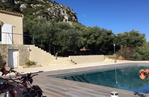 Volx Villa | Luxury Villa – Panoramic Views with Mountain View, Wi-Fi and Air Conditioning