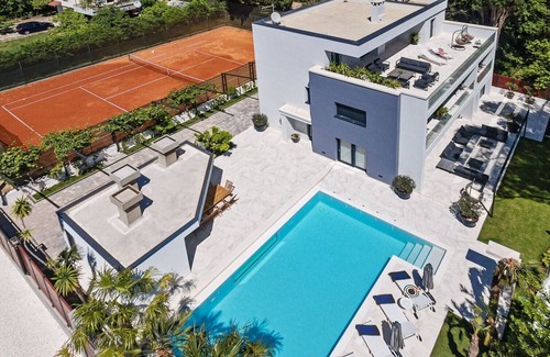 Kastela Villa | Luxury Villa Velvet Bourbon Split with Private Pool and jacuzzi by the sea