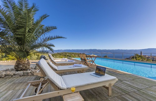 Vrbnik Villa | Luxury Villa Vrbnik - Krk - pool, tennis, pets, sea view, whirlpool & concierge