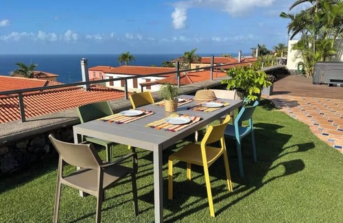 Tacoronte Ski Chalet | Luxury villa with hydromassage and sea and Teide views.