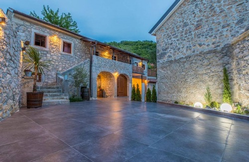 Tribalj Villa | Luxury villa with heated pool, quiet location - TRAVELER Reiseburo Krk - ID 2204