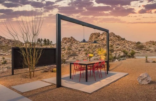 Joshua Tree House | Luxury Villa with Pool, Spa & Stunning Views, 5 Min. to JT National Park · Skyfa