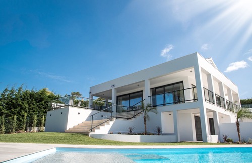 Caldas da Rainha Villa | Luxury villa with panoramic views, heated pool, close to lagoon and beach