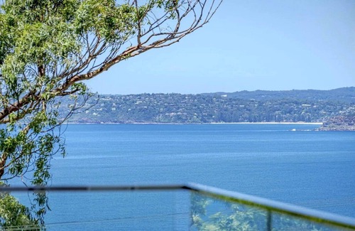 Killcare Heights House | Luxury Villas Ocean Breeze at Killcare (Walk to the beach)