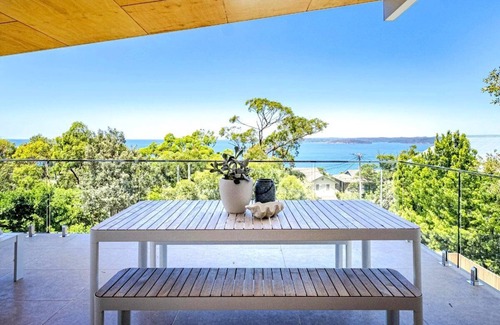 Killcare Heights House | Luxury Villas Ocean Breeze at Killcare (Walk to the beach)