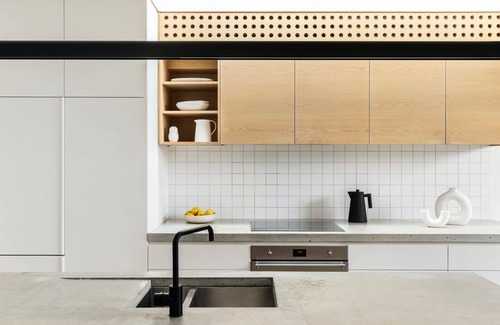 Port Melbourne House | Luxury Villas The Cable House (Pet Friendly)